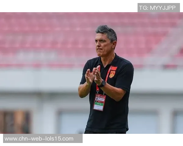 中国男足迎战伊朗队全力争胜力争晋级亚洲杯淘汰赛阶段